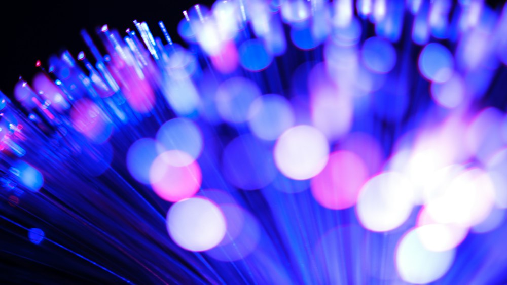Glasvezelkabels die data transporteren